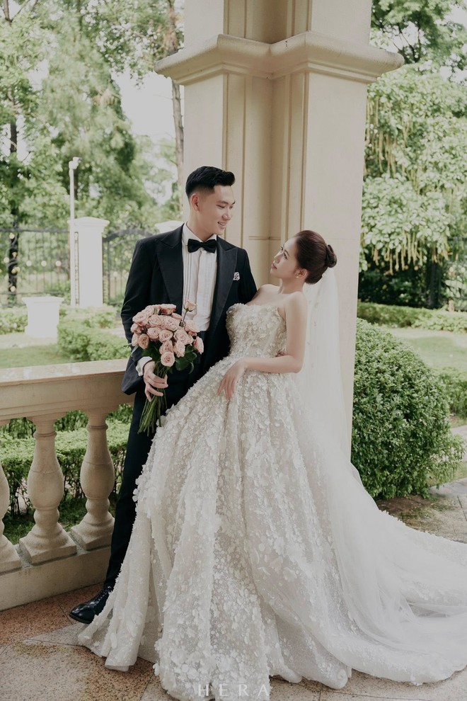 Thủ môn ĐT Việt Nam tung ảnh cưới "nét căng" cùng "chị đẹp" là tiếp viên hàng không- Ảnh 12.