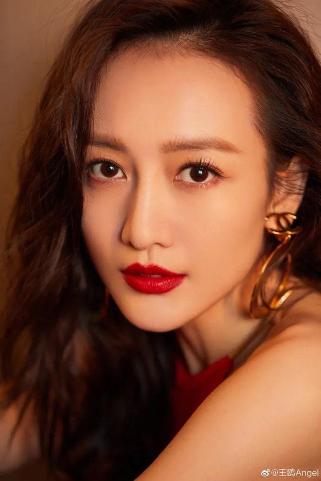 Làm ơn đừng đưa nước tẩy trang cho 5 mỹ nhân showbiz này kẻo lại thất vọng!- Ảnh 18.