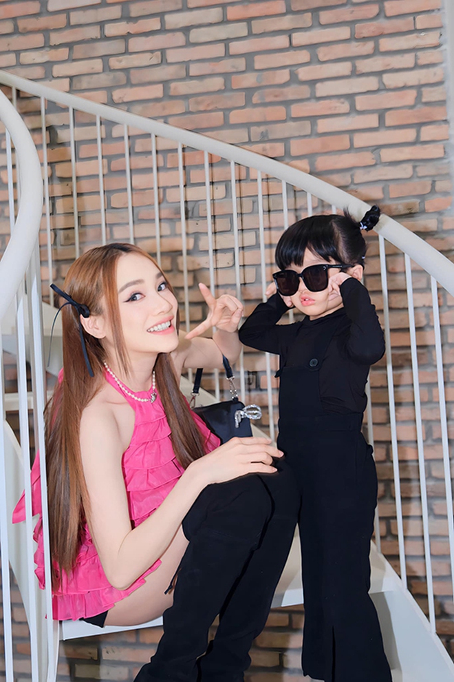 Hot hơn cả sắc vóc Nhã Phương khi bầu lần 3 chính là khoảnh khắc 2 giây vô tình lọt vào ống kính!- Ảnh 3.