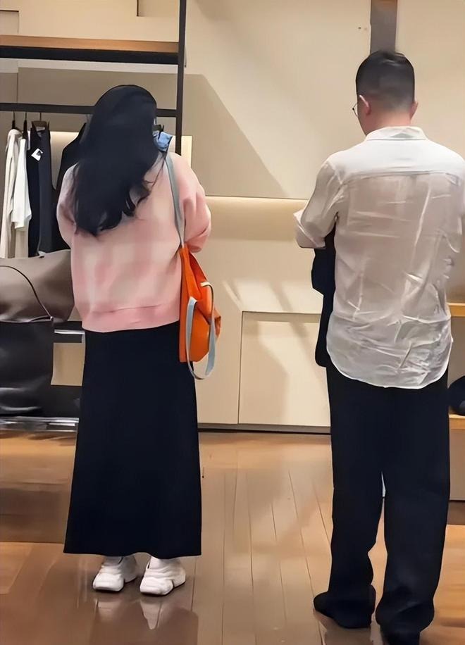 "Tóm gọn" Phạm Băng Băng hẹn hò trai lạ, còn mua nhà chung sống với nhau ở Nhật Bản?- Ảnh 2.