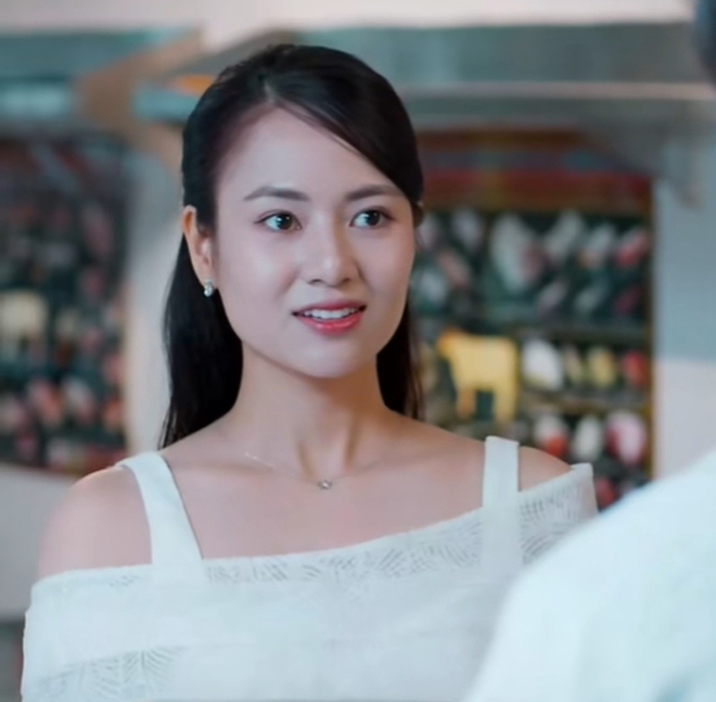 Đời thực xinh nhất của "cô hàng xóm" đã có chồng vẫn khiến tổng tài sở hữu du thuyền si mê- Ảnh 4.
