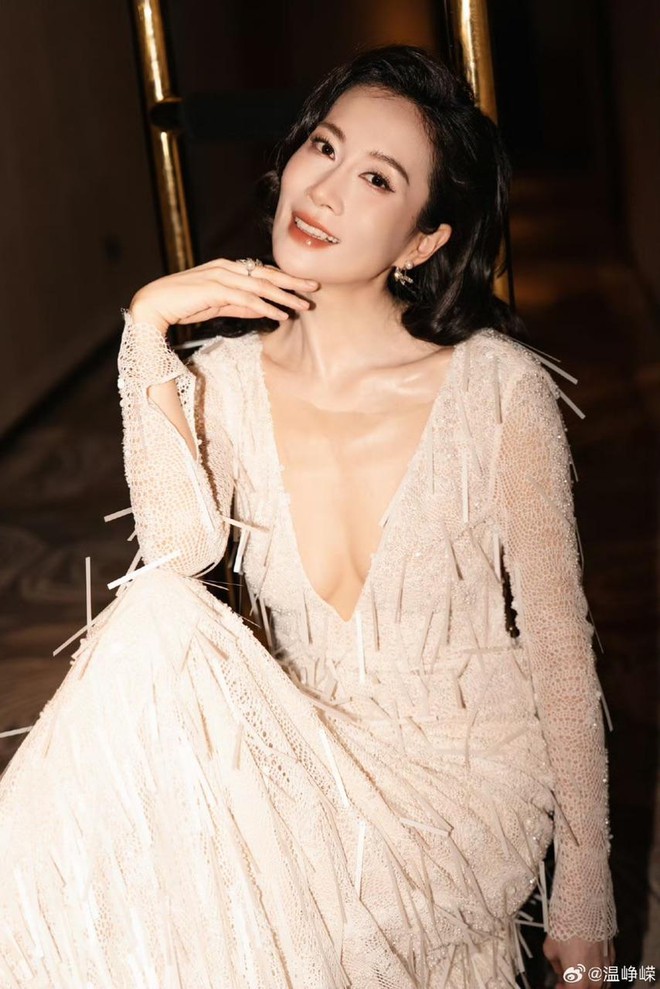 "Mẹ chồng" át vía Triệu Lộ Tư: Liều đến mức Triệu Vy còn sợ, cả đời chỉ muốn gả cho giám đốc ngân hàng- Ảnh 17.