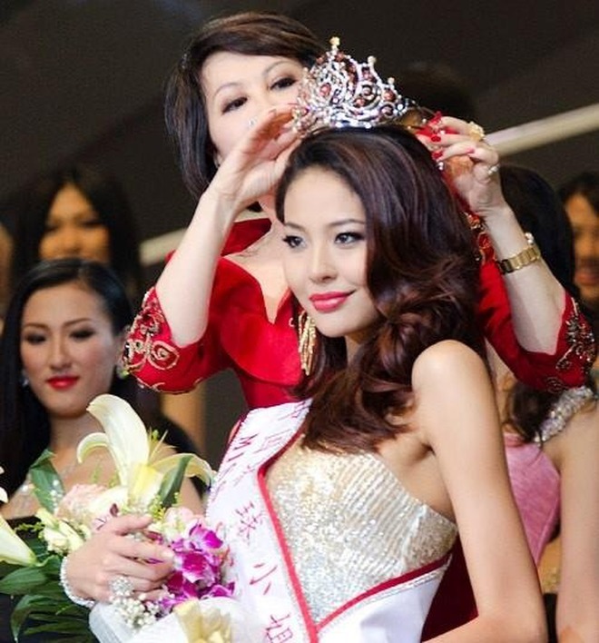 1 Hoa hậu trắng trợn giật bồ đại gia của cô giáo, giờ sống chui nhủi không ngóc đầu lên nổi- Ảnh 4.