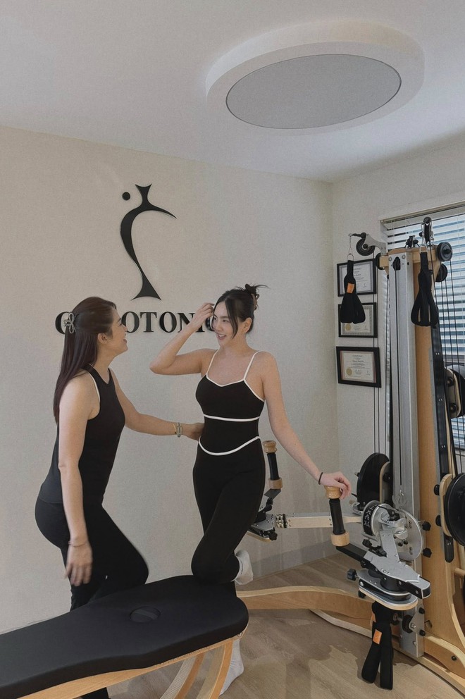 MC Mai Ngọc cực chăm tập môn này lấy lại vóc dáng sau sinh, body căng đét như chưa từng sinh nở!- Ảnh 3. MC Mai Ngọc cực chăm tập môn này lấy lại vóc dáng sau sinh, body căng đét như chưa từng sinh nở!- Ảnh 3.