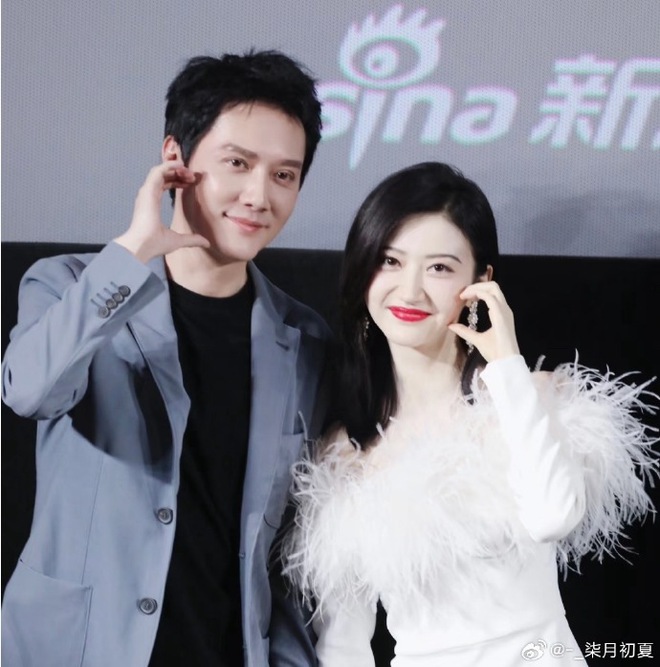 Hot nhất Weibo sáng nay: "Đệ nhất mỹ nữ Bắc Kinh" cưới chồng cũ Triệu Lệ Dĩnh?- Ảnh 2.