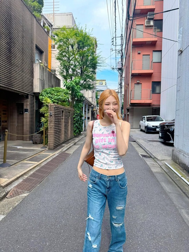 Phải thừa nhận: Tank top là item đỉnh nhất trong tủ đồ lúc này!- Ảnh 4.