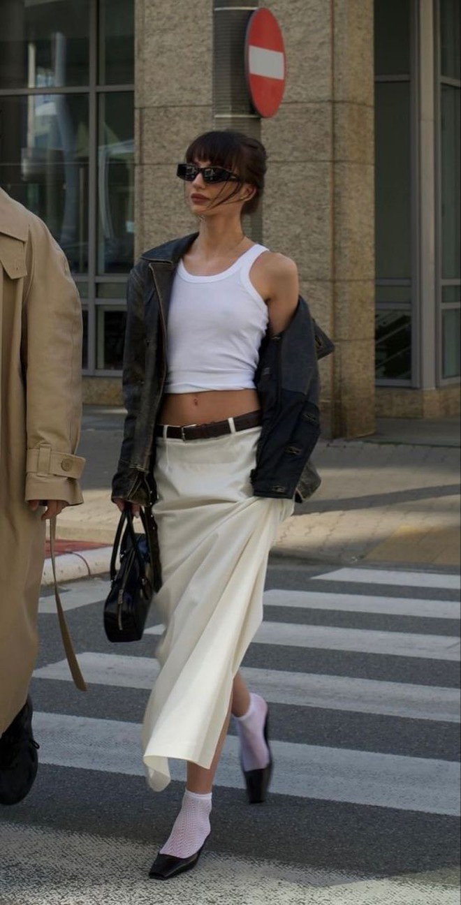 Phải thừa nhận: Tank top là item đỉnh nhất trong tủ đồ lúc này!- Ảnh 9.
