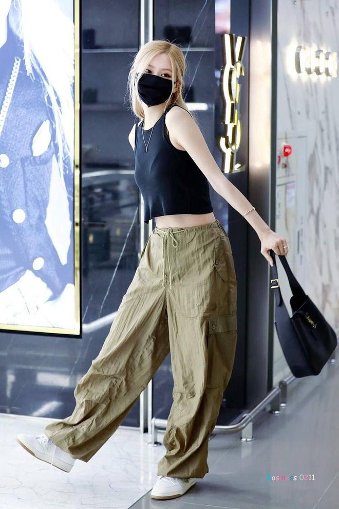 Phải thừa nhận: Tank top là item đỉnh nhất trong tủ đồ lúc này!- Ảnh 11.