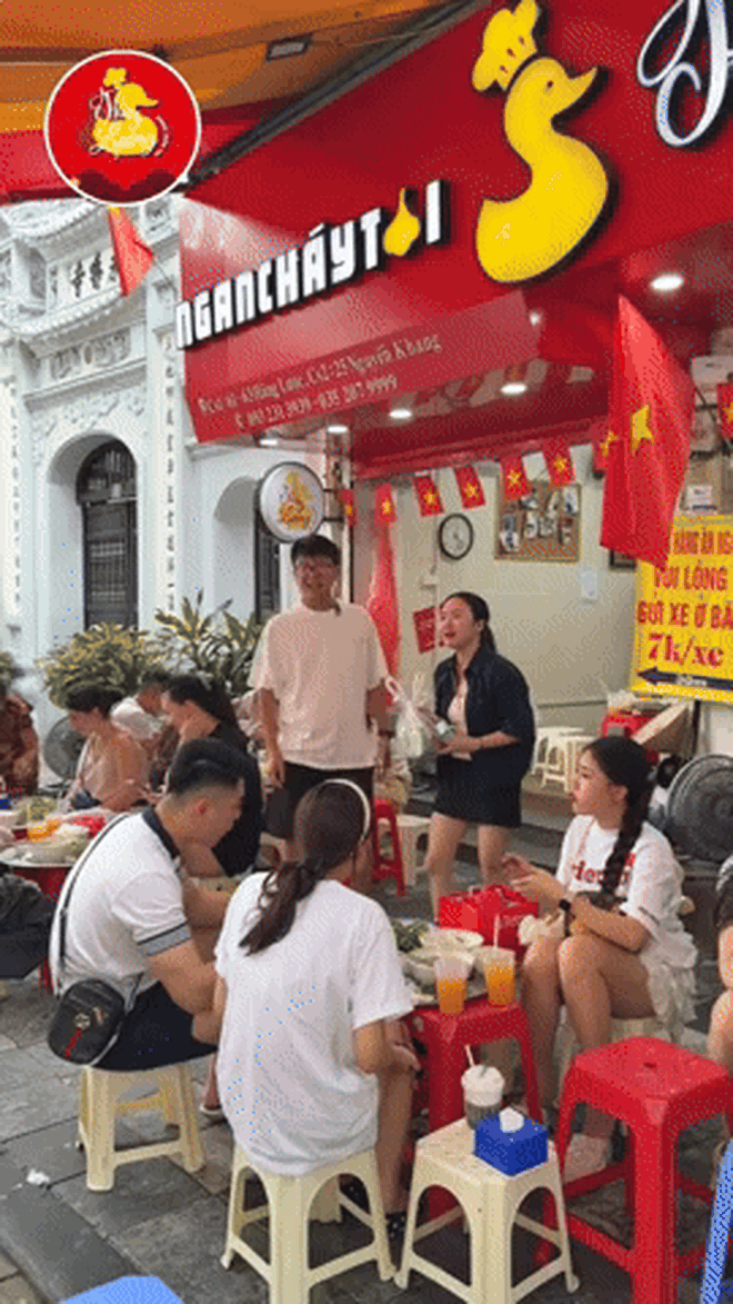Lương Xuân Trường cùng vợ Giám đốc và ái nữ lộ diện sau ồn ào trên MXH, thái độ gây chú ý- Ảnh 2.