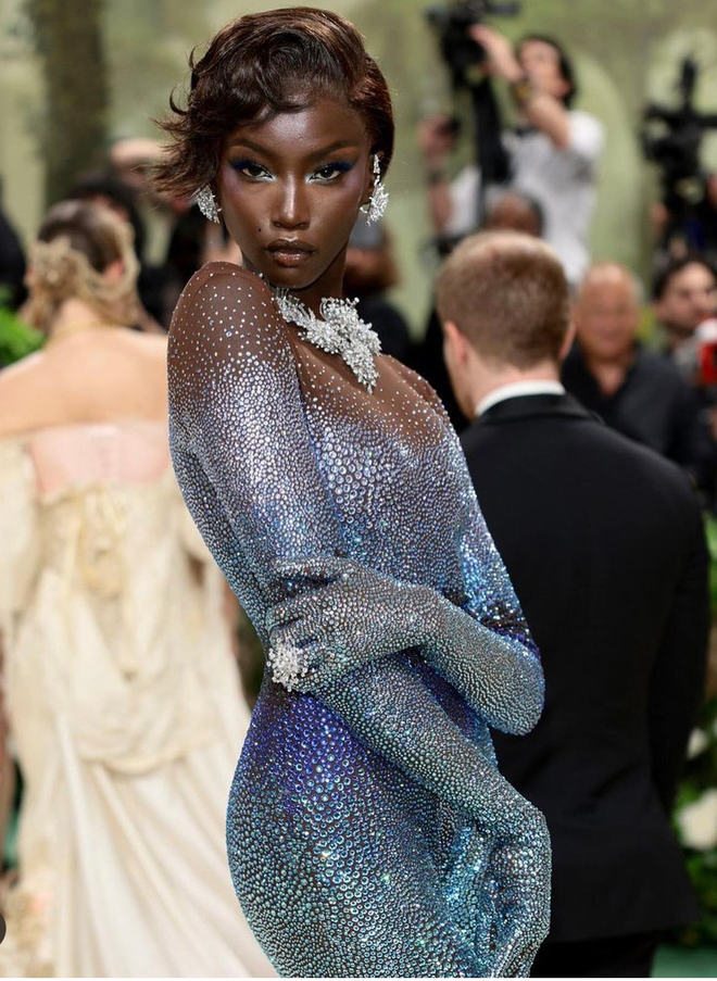 6 thiên thần Victoria's Secret 2025 lộ diện toàn "thứ dữ": Kim cương đen đẹp nhất thế giới, mỹ nhân chuyển giới của năm- Ảnh 6.