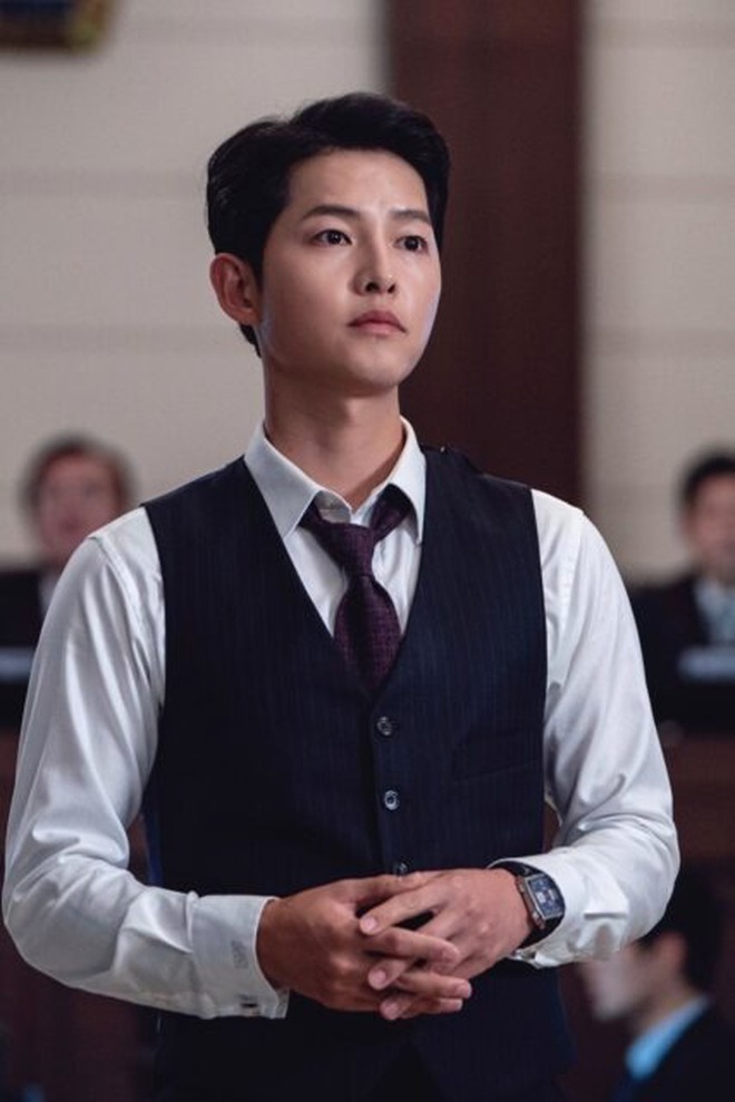 3 trò lố kinh hoàng showbiz: Song Joong Ki bị đổ tội quấy rối, sao khiếp đảm bằng vụ mỹ nam này bị "làm nhục"- Ảnh 1.