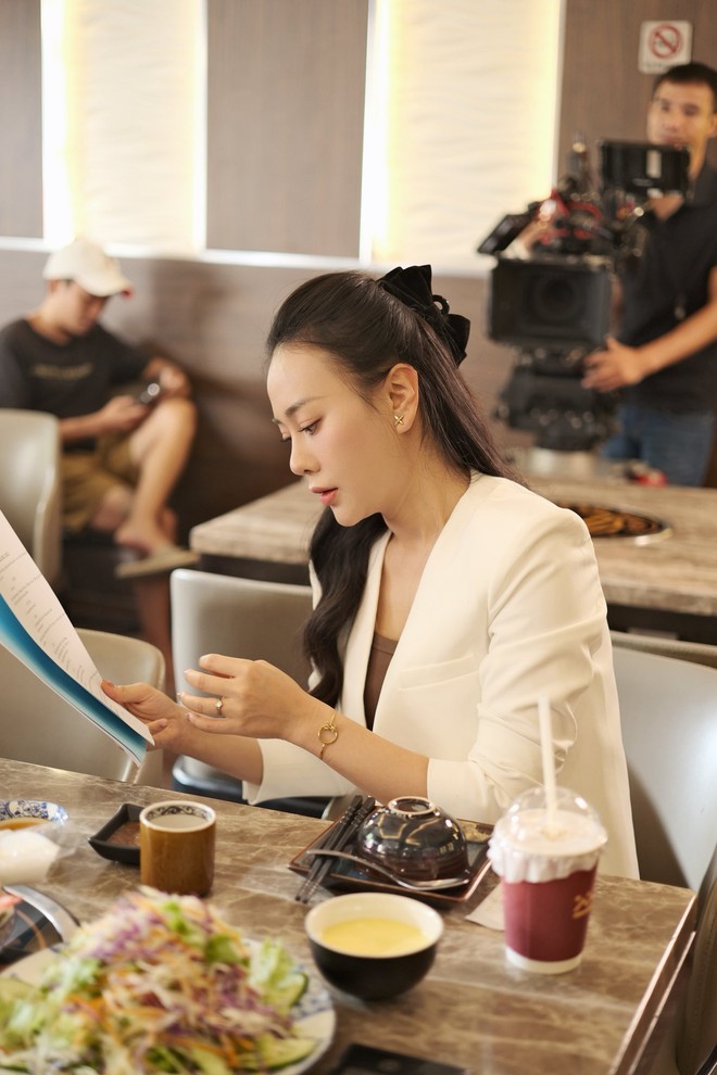 "Hết cứu nổi Phương Oanh - vợ Shark Bình"- Ảnh 2.
