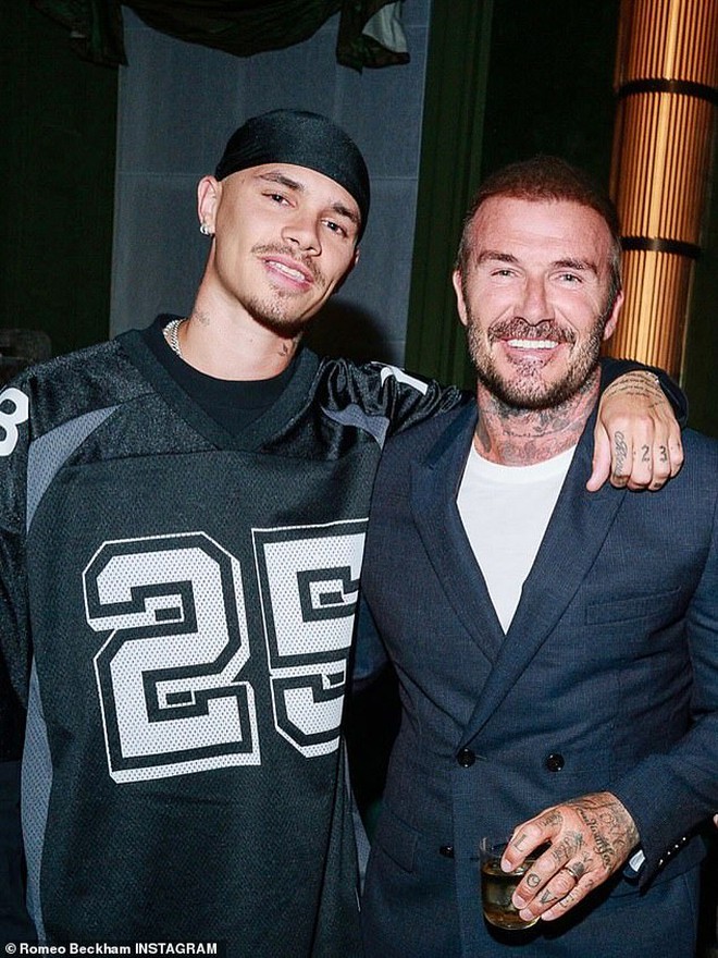 Tiểu thư tài phiệt Harper Beckham chiếm spotlight ở tiệc sinh nhật xa hoa của anh hai, anh cả Brooklyn vẫn “cạch mặt” gia đình- Ảnh 4. Tiểu thư tài phiệt Harper Beckham chiếm spotlight ở tiệc sinh nhật xa hoa của anh hai, anh cả Brooklyn vẫn “cạch mặt” gia đình- Ảnh 4.