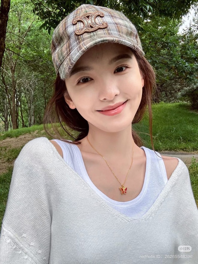Nữ thần 10 triệu người say đắm: Cả đời chung thuỷ với 1 item, xinh đến nỗi chỉ muốn nhắm mắt yêu luôn!- Ảnh 9.