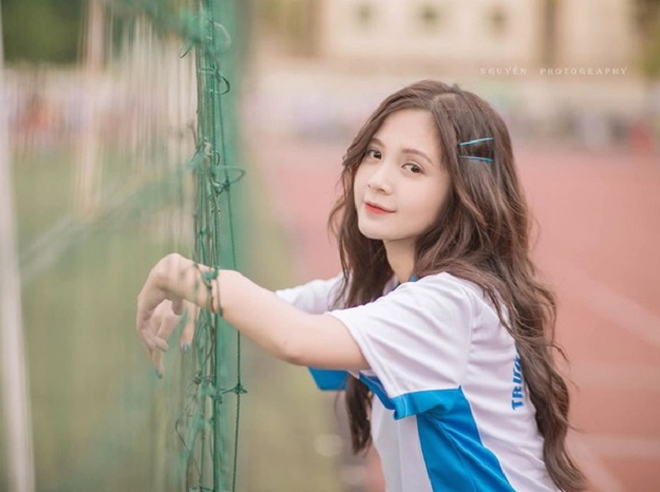 Ảnh thẻ tuổi 29 gây bất ngờ của "hot girl đồng phục" một thời- Ảnh 3. Ảnh thẻ tuổi 29 gây bất ngờ của "hot girl đồng phục" một thời- Ảnh 3.