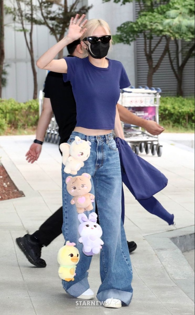 Đôi bạn "mạnh nhất lịch sử" Lisa - Rosé: Visual nghiêng trời lệch đất, style sang xịn mịn hết cả từ để khen!- Ảnh 12.