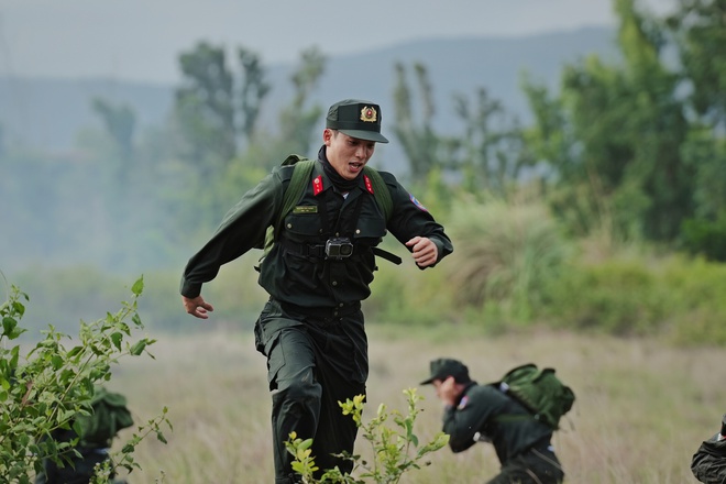 Tập 7 Chiến sĩ quả cảm: Liên Bỉnh Phát rời chương trình vì chấn thương nặng, Binz sốc khi chứng kiến 1 cảnh tượng!- Ảnh 5.