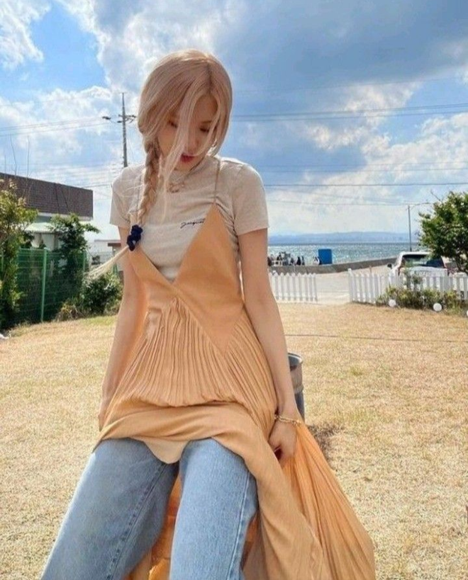 Đôi bạn "mạnh nhất lịch sử" Lisa - Rosé: Visual nghiêng trời lệch đất, style sang xịn mịn hết cả từ để khen!- Ảnh 14.