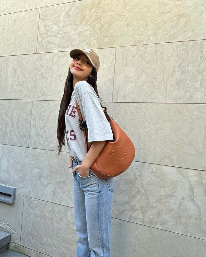 Đôi bạn "mạnh nhất lịch sử" Lisa - Rosé: Visual nghiêng trời lệch đất, style sang xịn mịn hết cả từ để khen!- Ảnh 8.