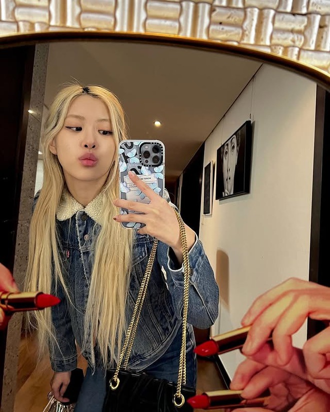 Đôi bạn "mạnh nhất lịch sử" Lisa - Rosé: Visual nghiêng trời lệch đất, style sang xịn mịn hết cả từ để khen!- Ảnh 15.