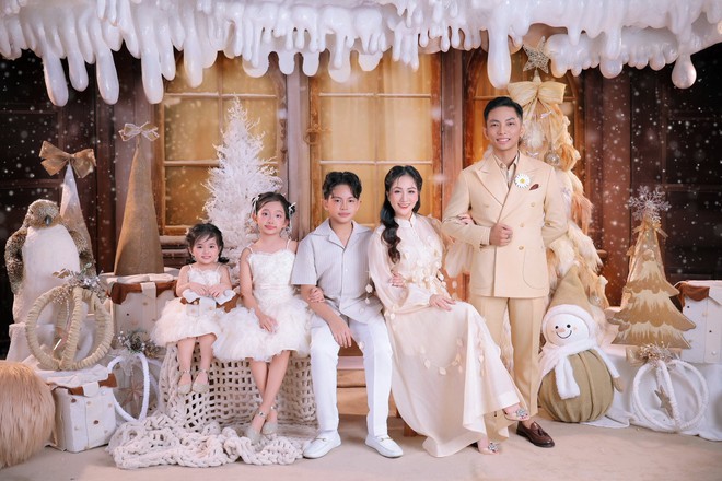 Nhà Khánh Thi - Phan Hiển toàn cực phẩm: Bộ ảnh đầu năm xịn xò, visual 3 "cậu ấm câu chiêu" hot hơn bố mẹ!- Ảnh 6.