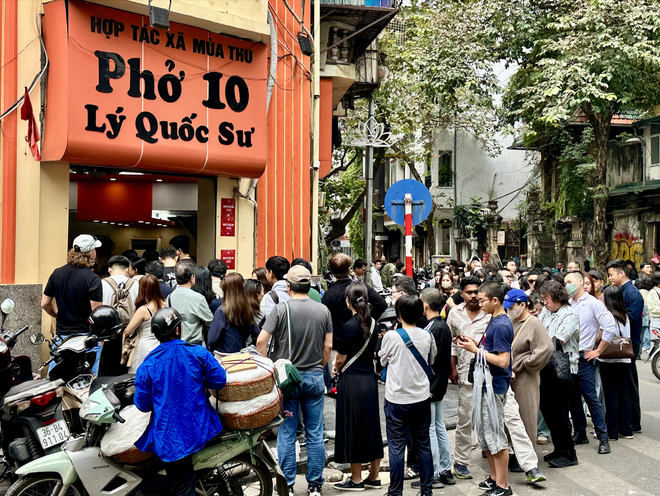 Đúng 1/1/2026, nhiều nơi tại trung tâm Hà Nội đông nghịt người xếp hàng, chuyện gì đây?- Ảnh 5.