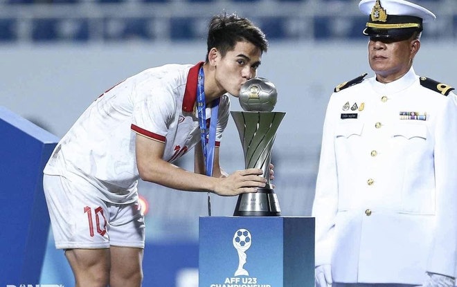 Profile đội trưởng U23 Việt Nam gây sốt U23 châu Á: Vào sân ghi bàn lạnh lùng, ngoài đời là "học sinh giỏi" có tiếng- Ảnh 12.