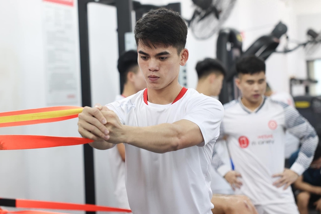 Profile đội trưởng U23 Việt Nam gây sốt U23 châu Á: Vào sân ghi bàn lạnh lùng, ngoài đời là "học sinh giỏi" có tiếng- Ảnh 14.