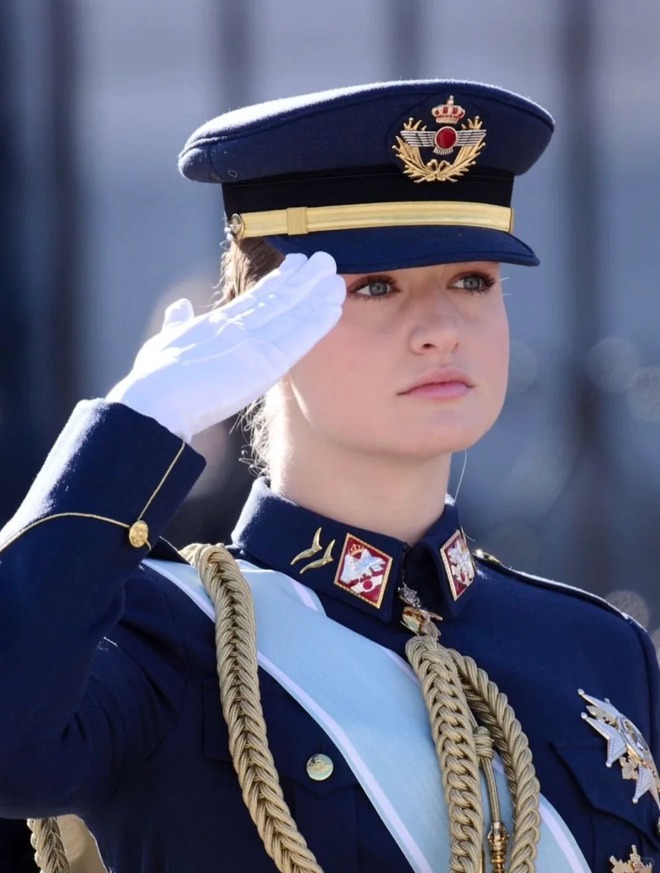 Cận cảnh "đôi mắt đại dương" của Công chúa Leonor- Ảnh 7.