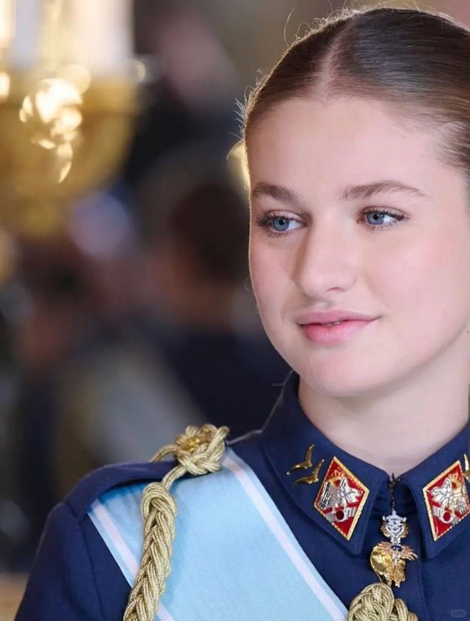 Cận cảnh "đôi mắt đại dương" của Công chúa Leonor- Ảnh 4.