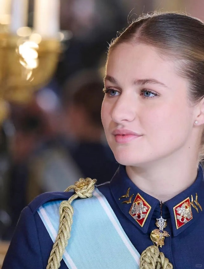 Cận cảnh "đôi mắt đại dương" của Công chúa Leonor- Ảnh 8.