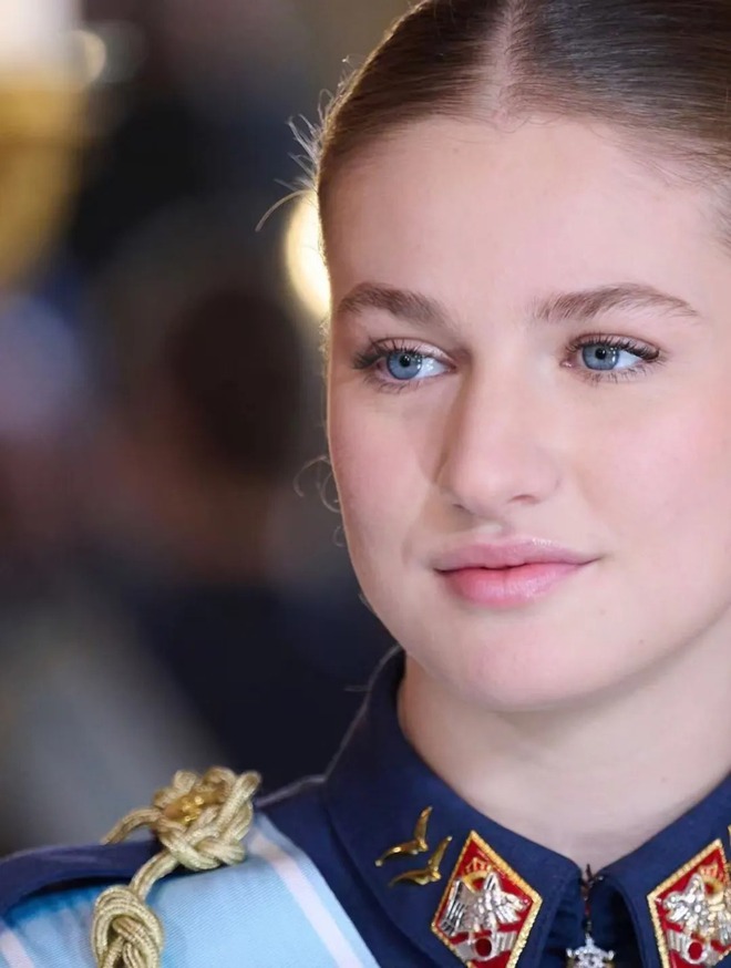 Cận cảnh "đôi mắt đại dương" của Công chúa Leonor- Ảnh 10.