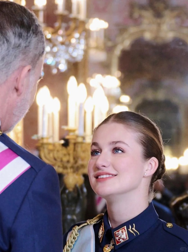 Cận cảnh "đôi mắt đại dương" của Công chúa Leonor- Ảnh 6.