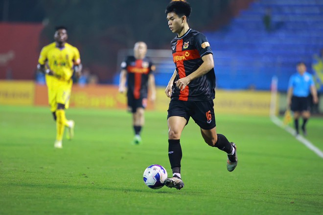 Viral mảnh giấy "em út" U23 Việt Nam viết thời thơ ấu, cả triệu người xúc động vì ước mơ của ngôi sao đang lên- Ảnh 9.