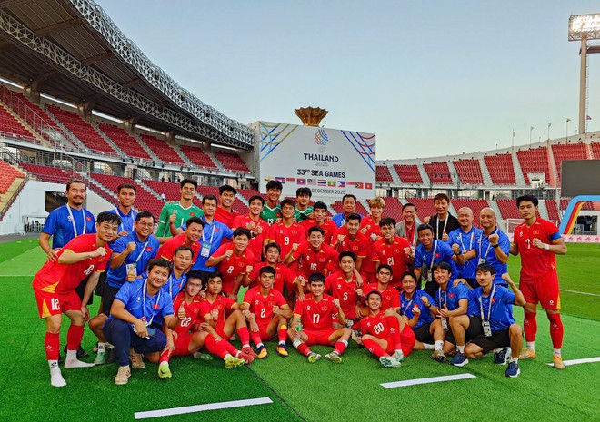 Viral mảnh giấy "em út" U23 Việt Nam viết thời thơ ấu, cả triệu người xúc động vì ước mơ của ngôi sao đang lên- Ảnh 7.