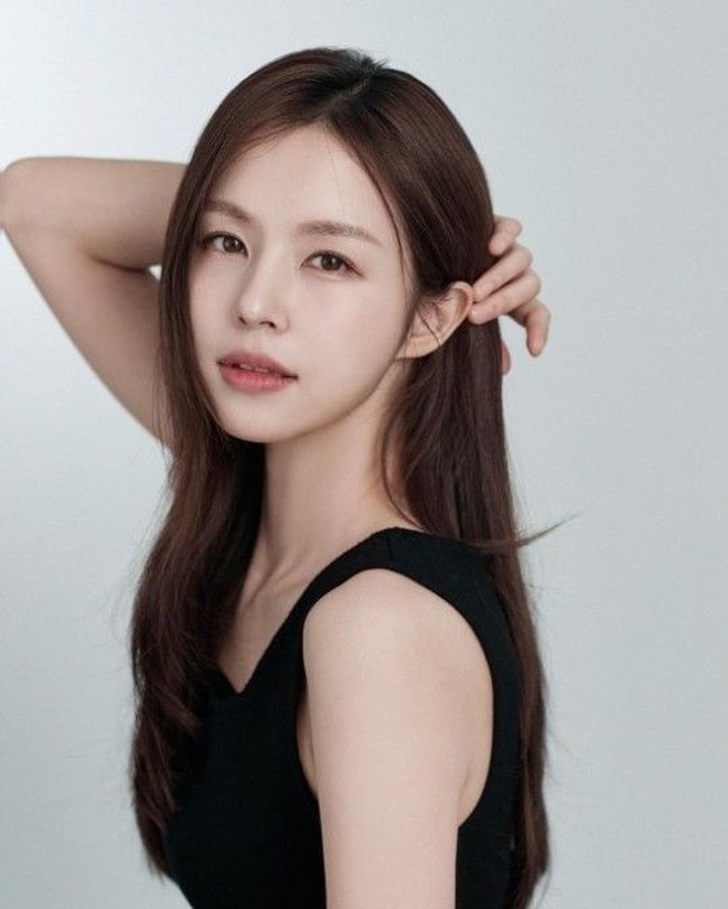 Tình trạng hôn nhân hiện tại của "hoa khôi nhà đài" cưới thiếu gia giàu có bậc nhất cả nước- Ảnh 4. Tình trạng hôn nhân hiện tại của "hoa khôi nhà đài" cưới thiếu gia giàu có bậc nhất cả nước- Ảnh 4.