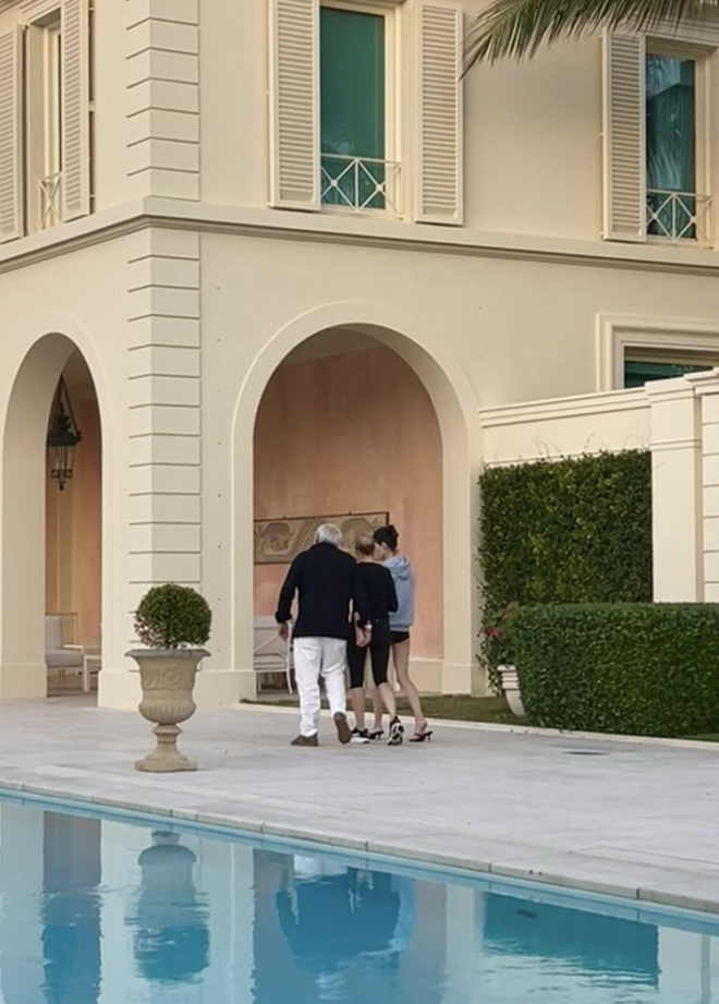 Gắt thật: Dâu cả xoá sạch ảnh với gia đình Beckham, nói một điều về "ekip" nhà ngoại tỷ phú gây chú ý- Ảnh 7.