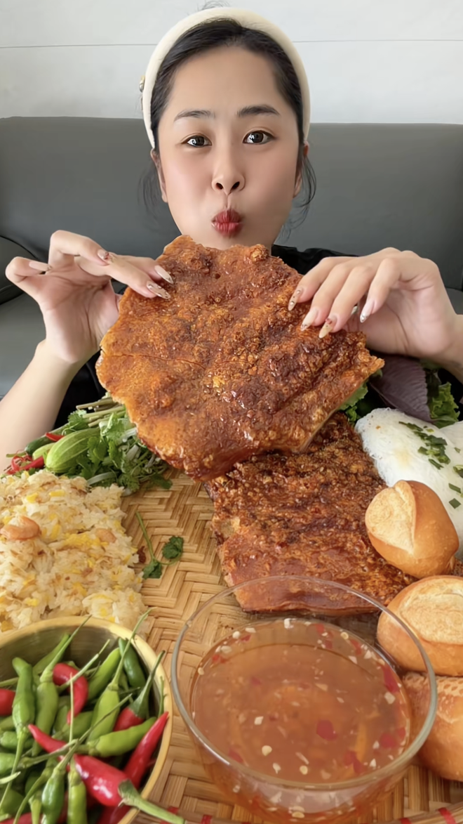 700k một ký heo quay dính nạc hot nhất Việt Nam đầu năm nay, ai ăn xong cũng tiếc đứt ruột!- Ảnh 4.