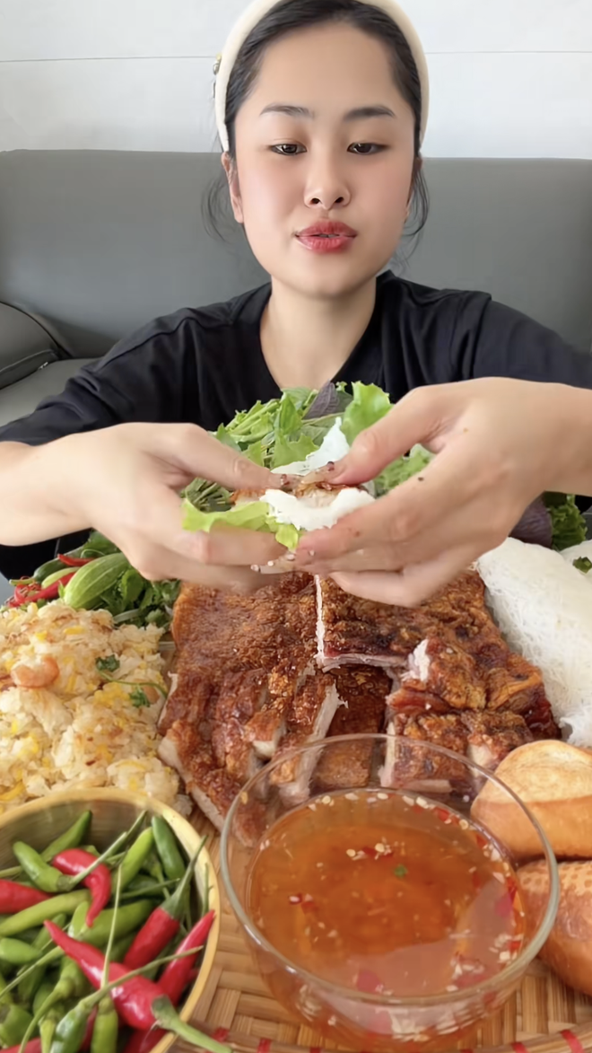 700k một ký heo quay dính nạc hot nhất Việt Nam đầu năm nay, ai ăn xong cũng tiếc đứt ruột!- Ảnh 5.