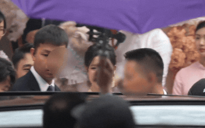 Phương Nhi và thiếu gia Minh Hoàng cứ xuất hiện là "gây bão", nhan sắc con dâu tập đoàn luôn được chấm điểm 10- Ảnh 2.