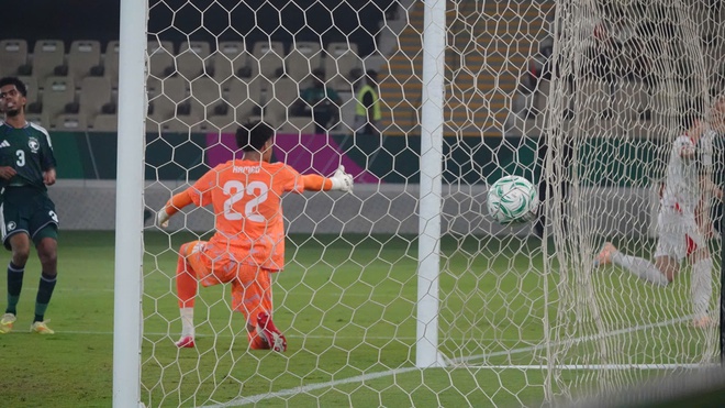 Ngã mũ trước đẳng cấp của Đình Bắc: Từ "siêu dự bị" thành "người hùng" solo xé lưới U23 Ả Rập Xê Út- Ảnh 4.