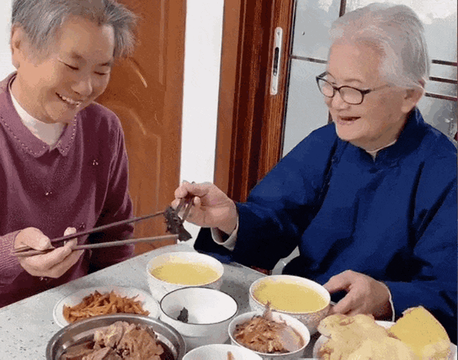 Tan chảy trước cụ bà 95 tuổi: Sống 1 mình bình yên, không làm gánh nặng cho con cháu- Ảnh 3. Tan chảy trước cụ bà 95 tuổi: Sống 1 mình bình yên, không làm gánh nặng cho con cháu- Ảnh 3.