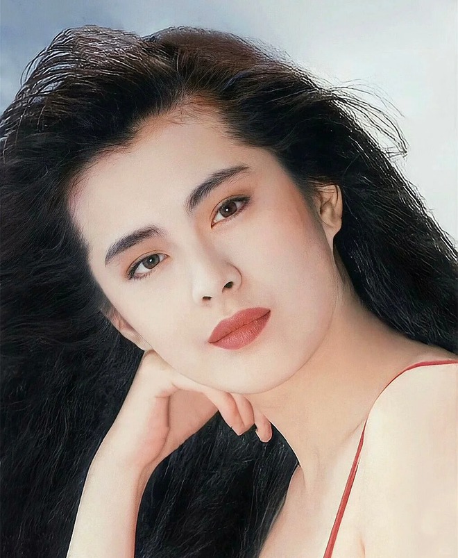 "Ngọc nữ đẹp khuynh đảo châu Á" nay mặt mũi biến dạng không nhận ra, mở tiệm trị liệu massage gom bạc lẻ- Ảnh 22. "Ngọc nữ đẹp khuynh đảo châu Á" nay mặt mũi biến dạng không nhận ra, mở tiệm trị liệu massage gom bạc lẻ- Ảnh 22.