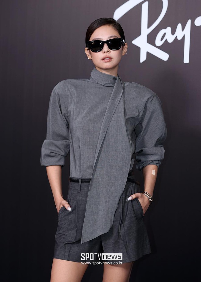 Màn trùng váy chấn động showbiz: Jennie lần này cũng khó thắng!- Ảnh 13. Màn trùng váy chấn động showbiz: Jennie lần này cũng khó thắng!- Ảnh 13.