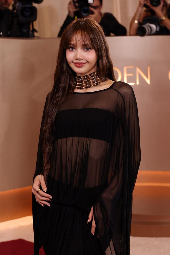 "Ống kính hủy diệt" Getty Images bóc trần nhan sắc thật của Lisa (BLACKPINK) tại siêu sự kiện Quả Cầu Vàng 2026- Ảnh 7.