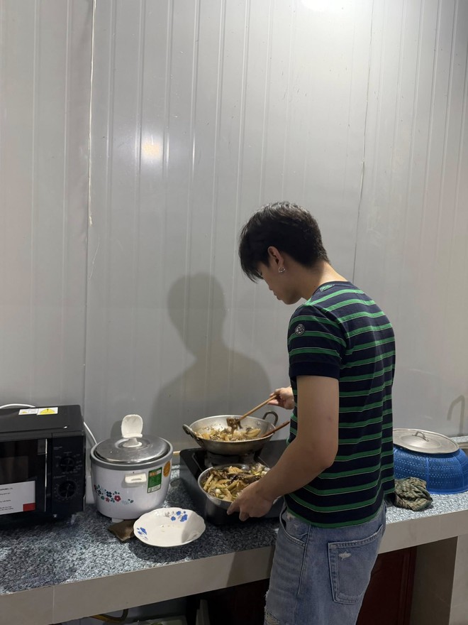 Em gái Trấn Thành về quê bạn trai rapper, để lộ mối quan hệ với "mẹ chồng"- Ảnh 5.