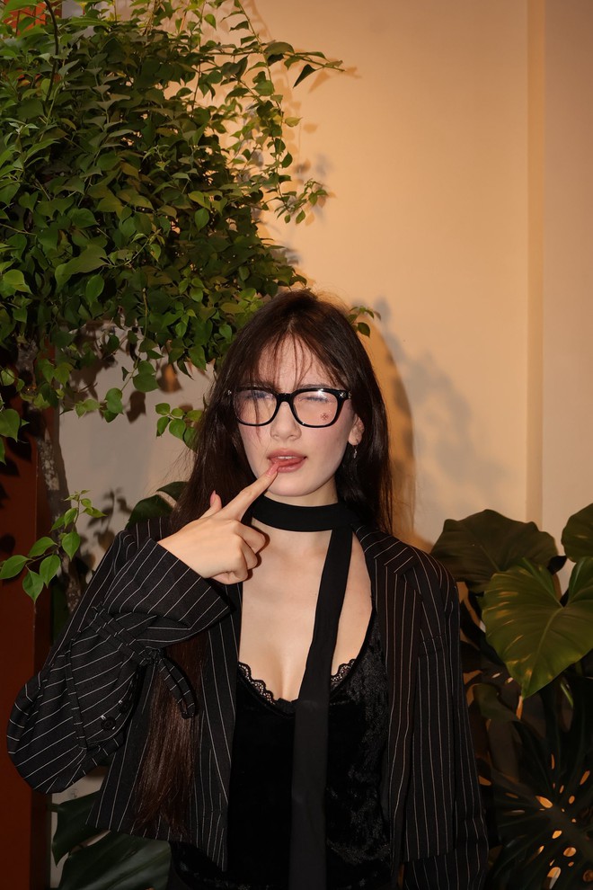 Dụi mắt không nhận ra em gái Đặng Văn Lâm: Visual cực bén, 18 tuổi thành mỹ nhân 1m80- Ảnh 2.