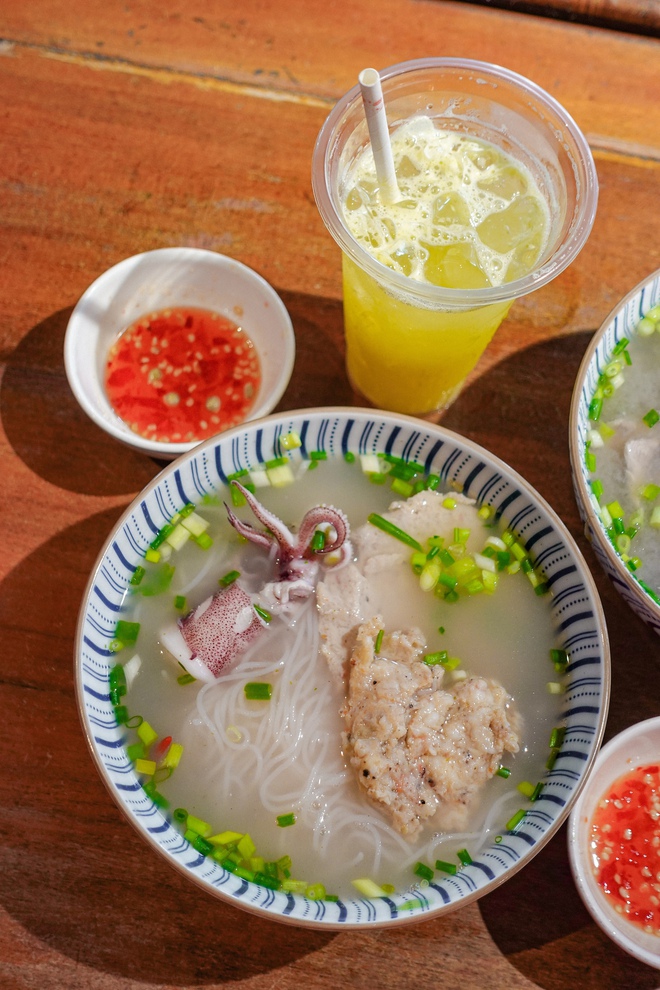 Báo Mỹ ca ngợi Việt Nam là "cường quốc du lịch" đang trỗi dậy mạnh mẽ- Ảnh 2.