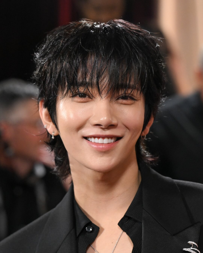 Nam thần Kpop dự Quả Cầu Vàng với Lisa lại "quên ơn" BTS nữa rồi?- Ảnh 2.