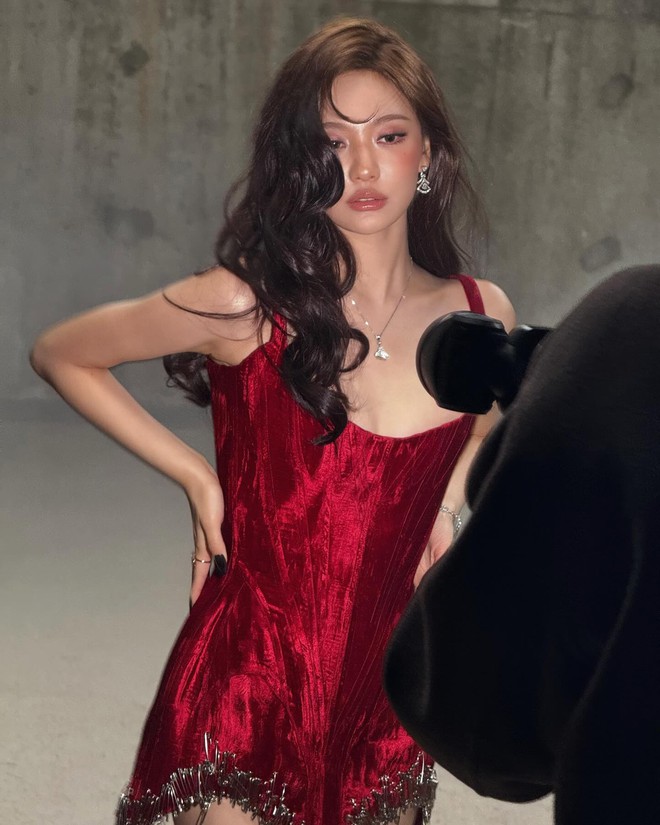 Màn trùng váy chấn động showbiz: Jennie lần này cũng khó thắng!- Ảnh 8. Màn trùng váy chấn động showbiz: Jennie lần này cũng khó thắng!- Ảnh 8.